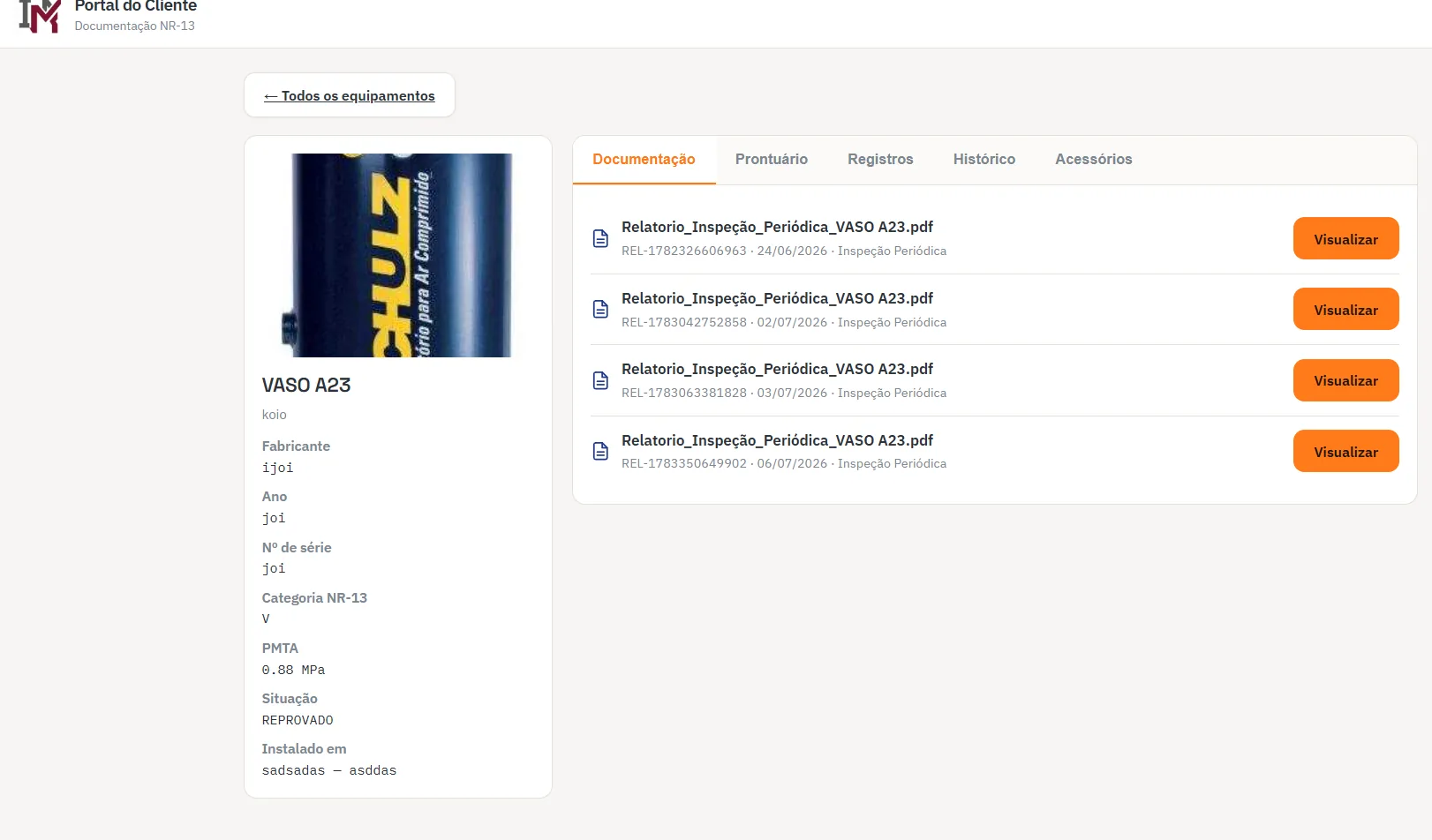 Portal do Cliente do Sistema NR13 com ficha do vaso de pressão e lista de relatórios de inspeção periódica disponíveis para visualizar